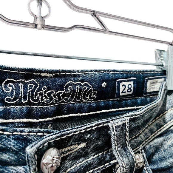 Miss Me Y2K Rhinestone Embroidered Bling Cuffed Capri Pants Size 28 Denim Jeans - Picture 3 of 8
